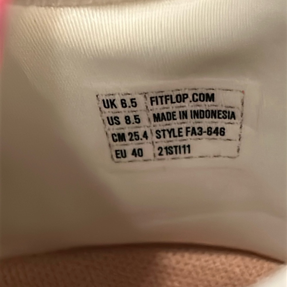 NEW FitFlop White sneakers sz 8.5 - Picture 8 of 12